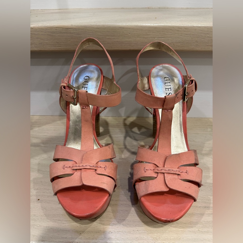 GUESS Heels (Size: 7)
